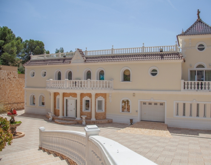 Luxurious villa