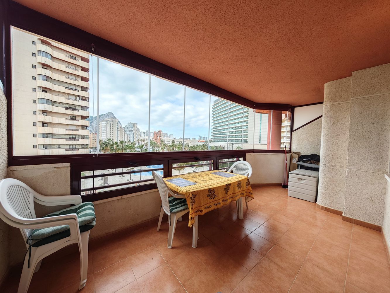 NICE APARTMENT WITH GARAGE NEAR LA FOSA BEACH IN CALPE