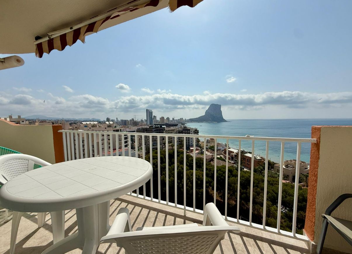 BEAUTIFUL APARTMENT WITH SPECTACULAR VIEWS OF THE SEA AND THE ROCK IN CALPE