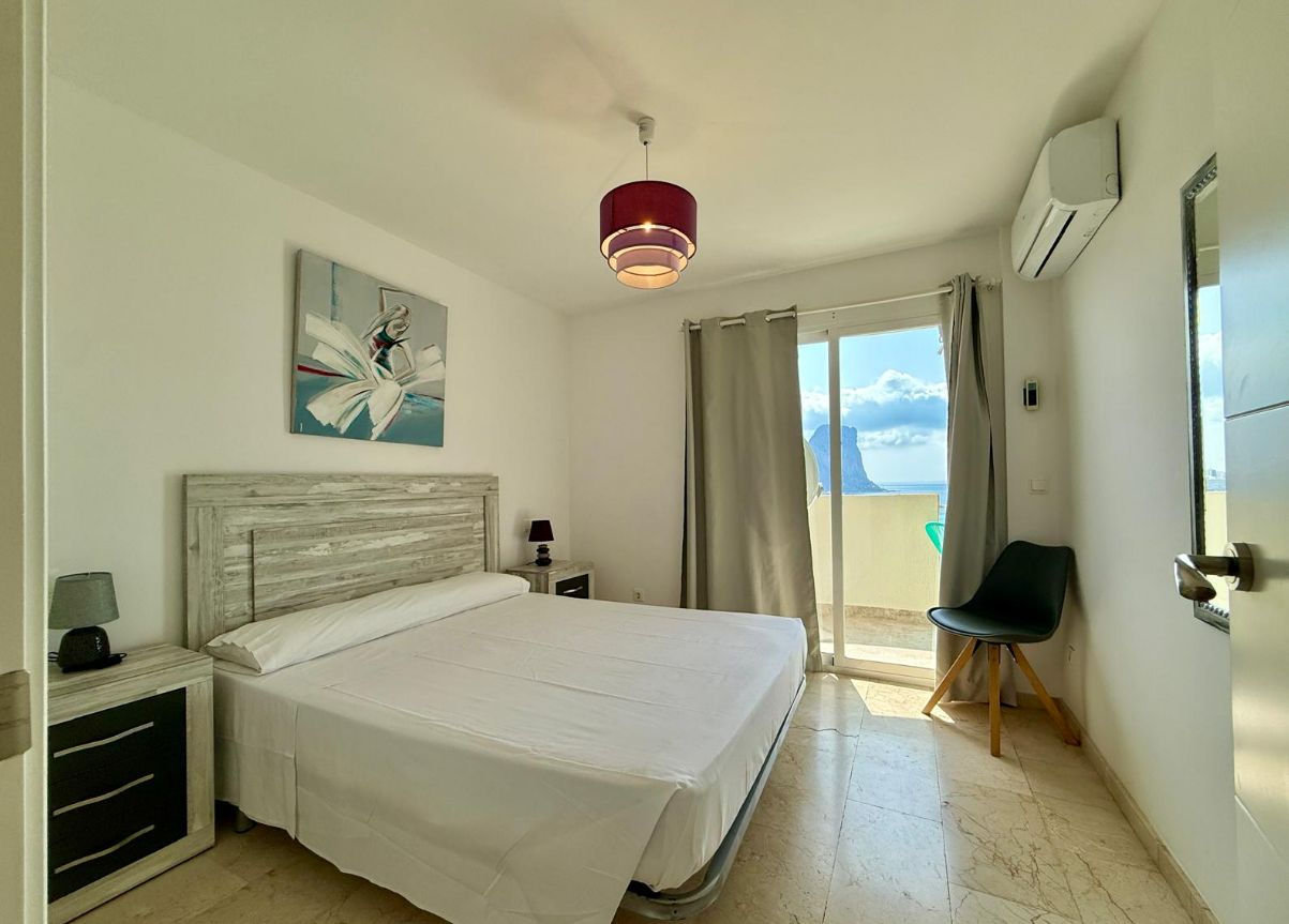 BEAUTIFUL APARTMENT WITH SPECTACULAR VIEWS OF THE SEA AND THE ROCK IN CALPE