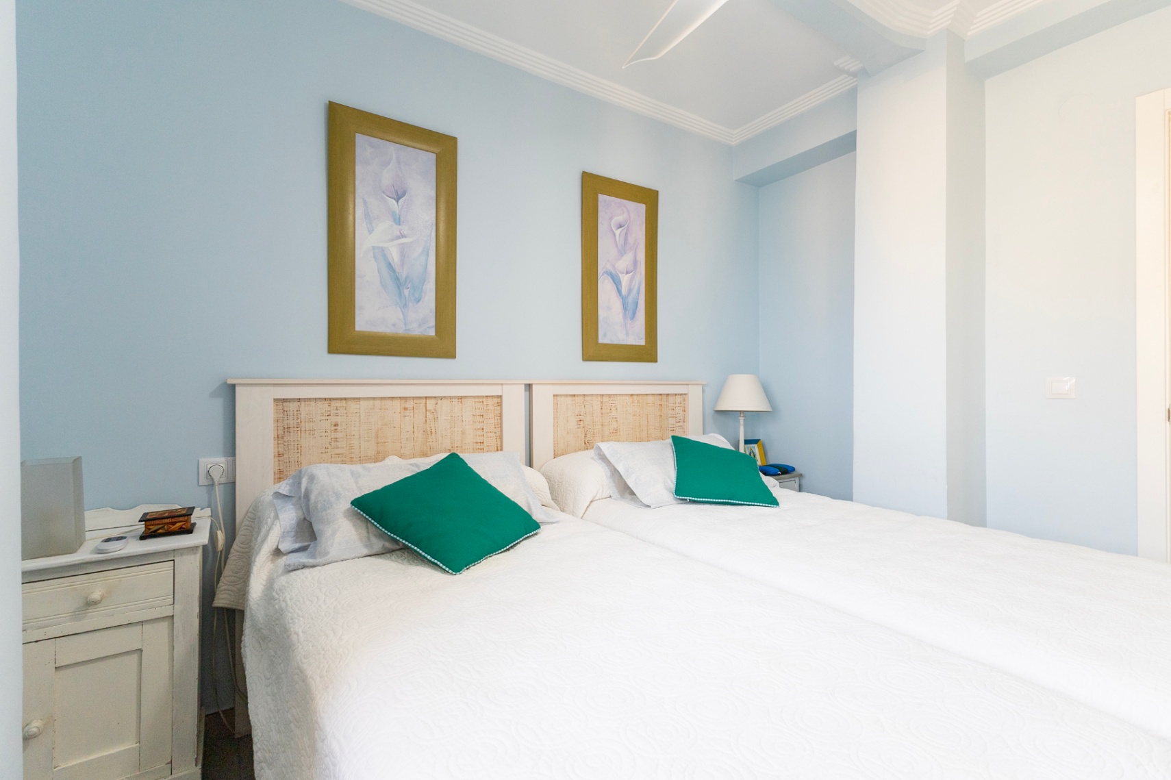 Fantastic and sunny 2-bedroom apartment with sea views in Calpe.