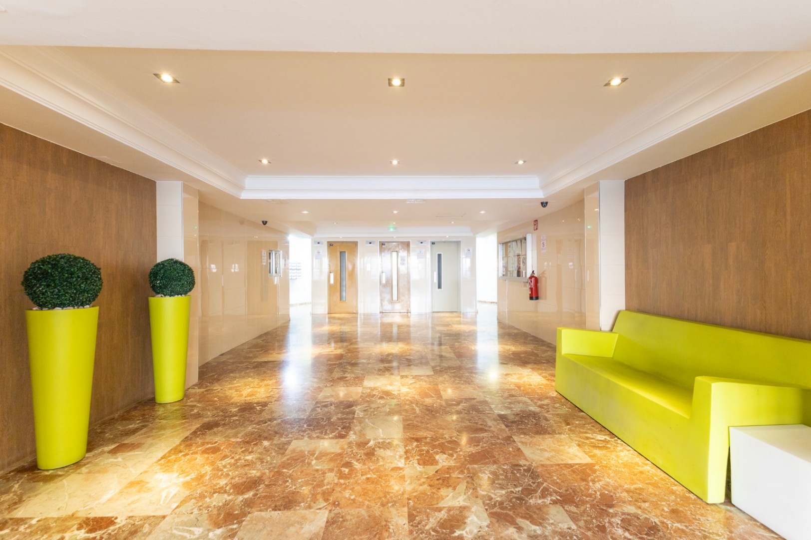 Fantastic and sunny 2-bedroom apartment with sea views in Calpe.