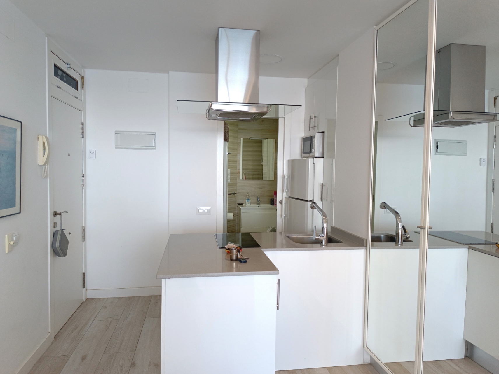 Charming renovated studio with garage on the beachfront of La Fosa in Calpe.