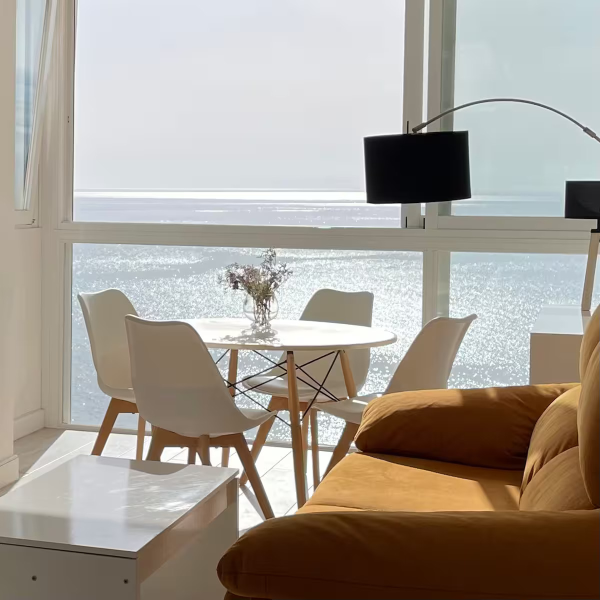 Charming renovated studio with garage on the beachfront of La Fosa in Calpe.