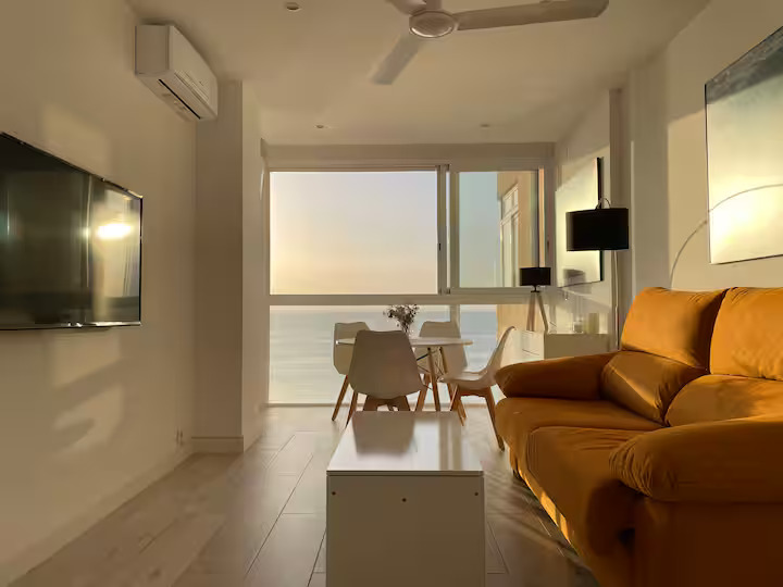Charming renovated studio with garage on the beachfront of La Fosa in Calpe.