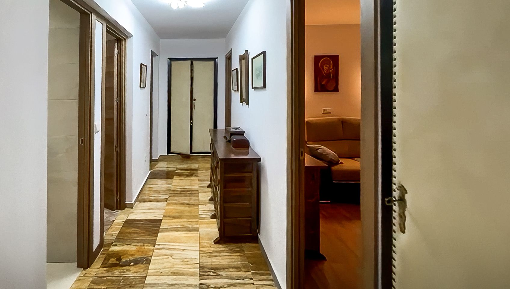 LUXURIOUS LARGE VILLA WITH 2 SEPARATE FLOORS AND SEA VIEWS IN CALPE.