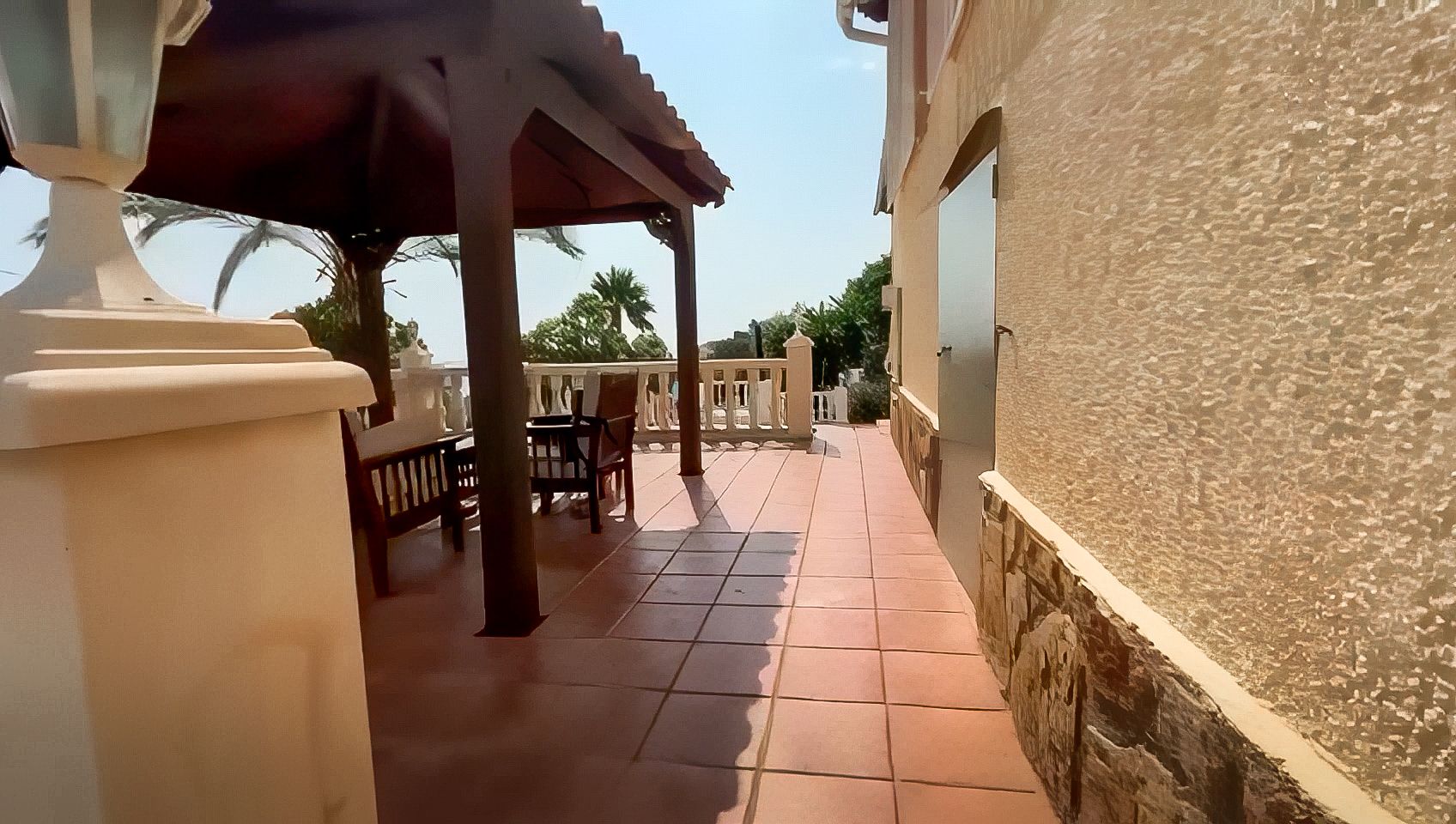 LUXURIOUS LARGE VILLA WITH 2 SEPARATE FLOORS AND SEA VIEWS IN CALPE.