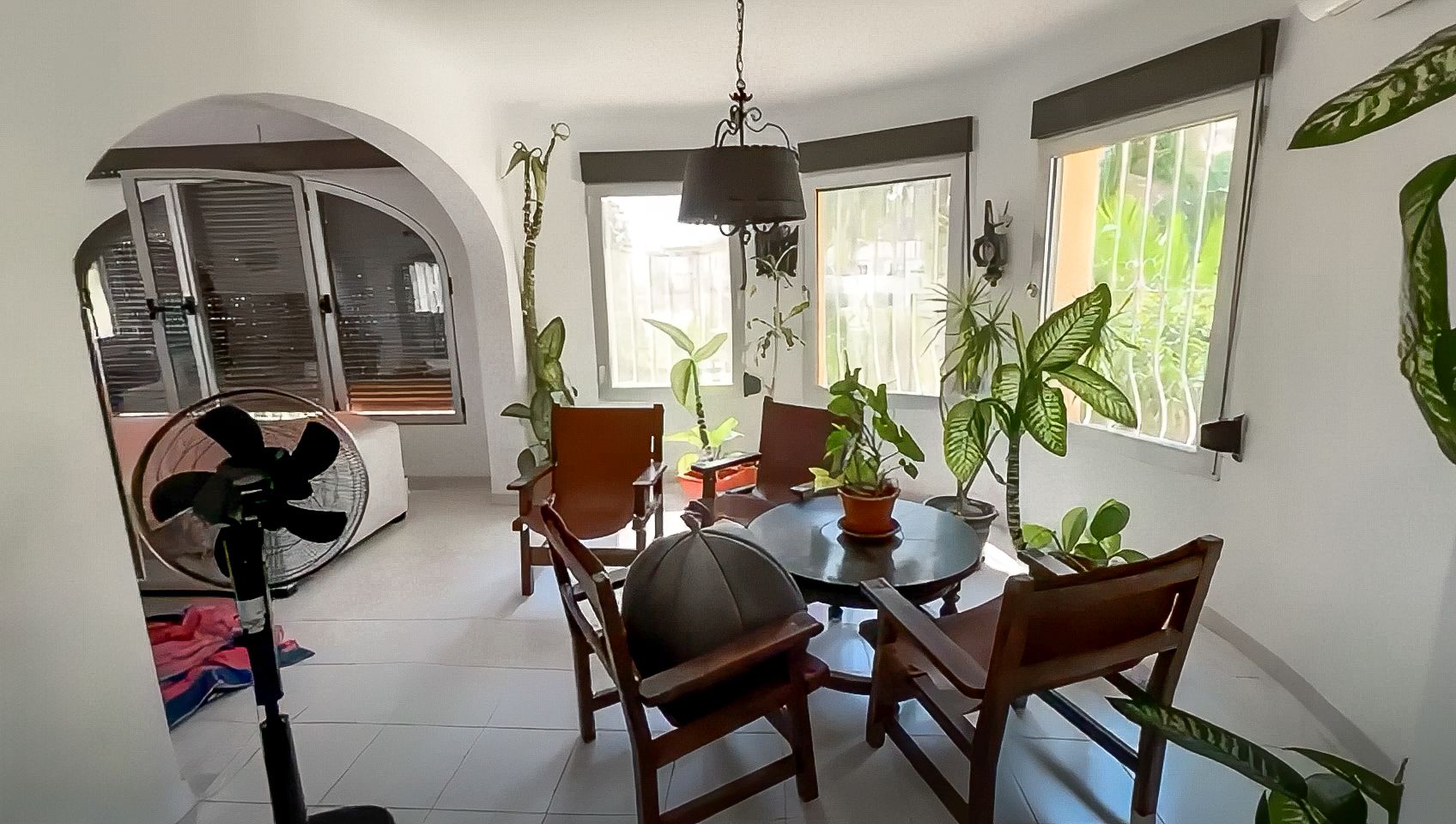 LUXURIOUS LARGE VILLA WITH 2 SEPARATE FLOORS AND SEA VIEWS IN CALPE.