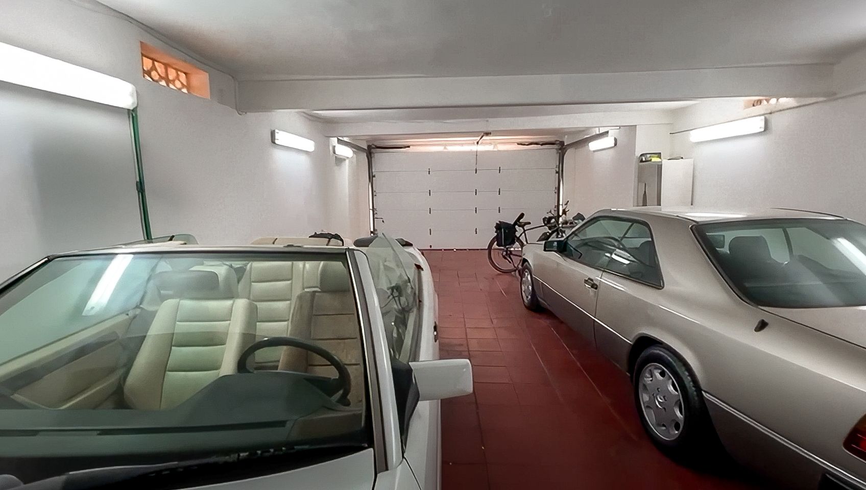 LUXURIOUS LARGE VILLA WITH 2 SEPARATE FLOORS AND SEA VIEWS IN CALPE.