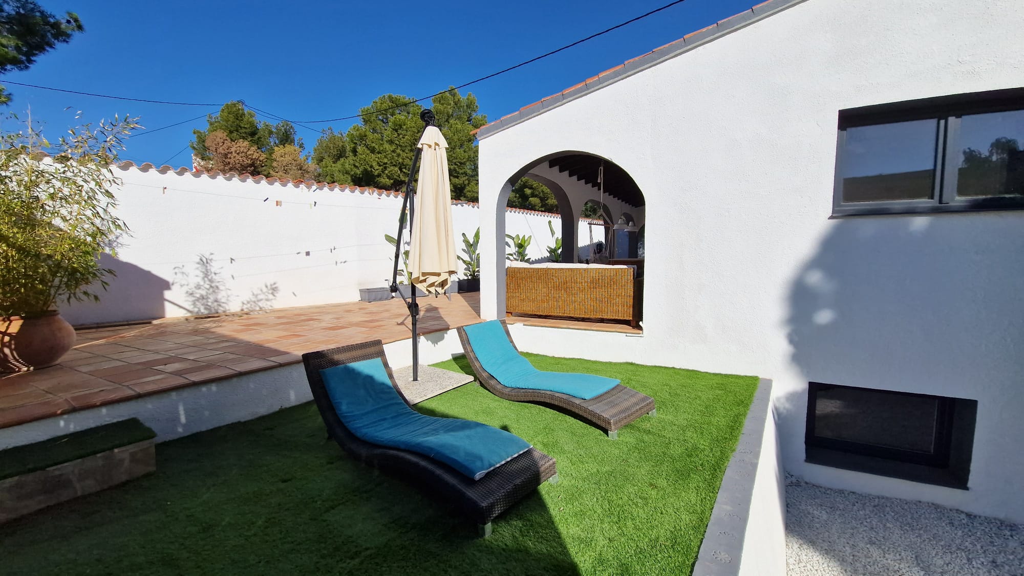 RECENTLY RENOVATED CHALET VERY CLOSE TO THE SEA AND THE CENTER OF CALPE