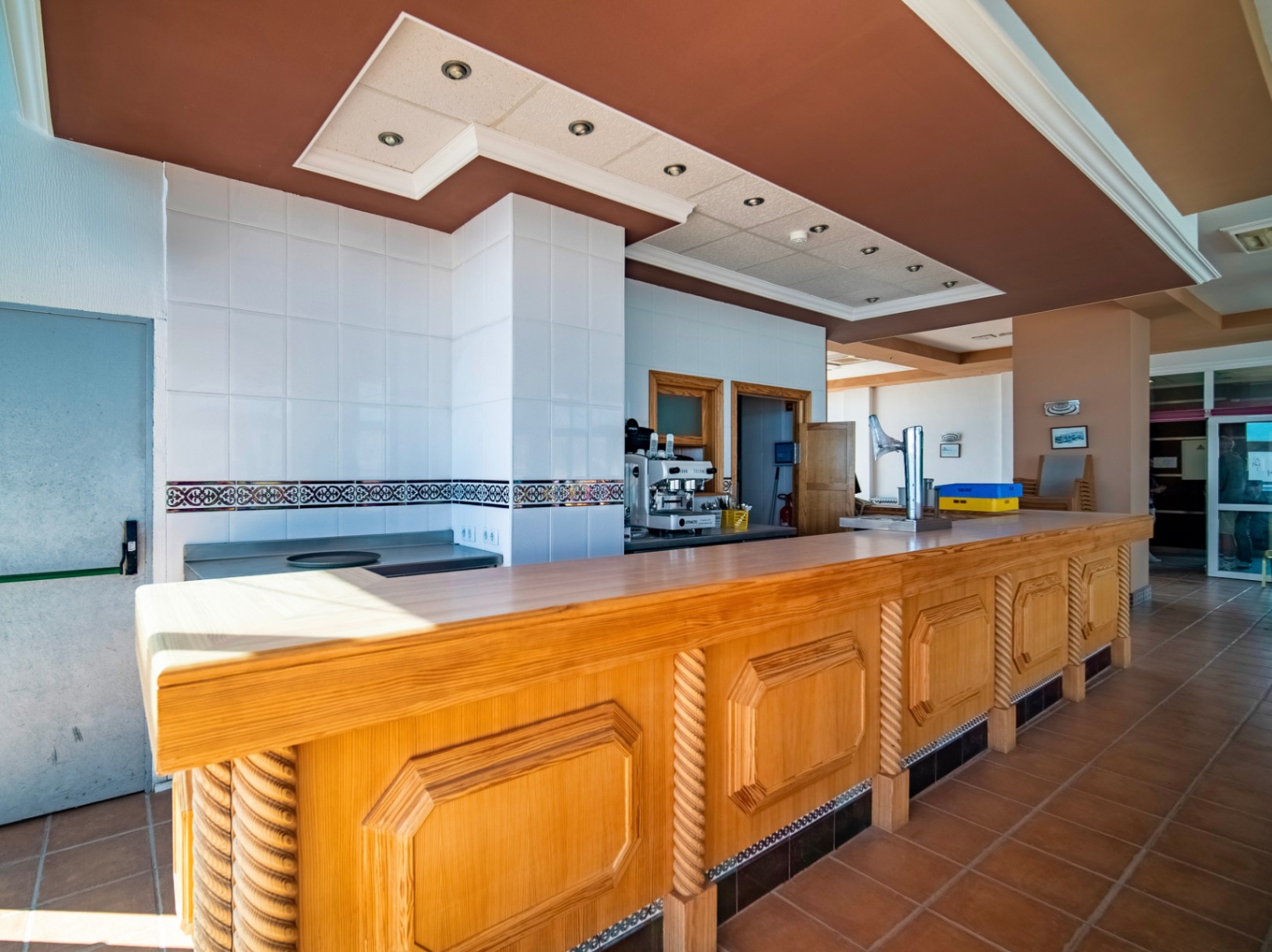 The building Hotel La Familia Gallo Rojo, located in El Campello, next to the beach.