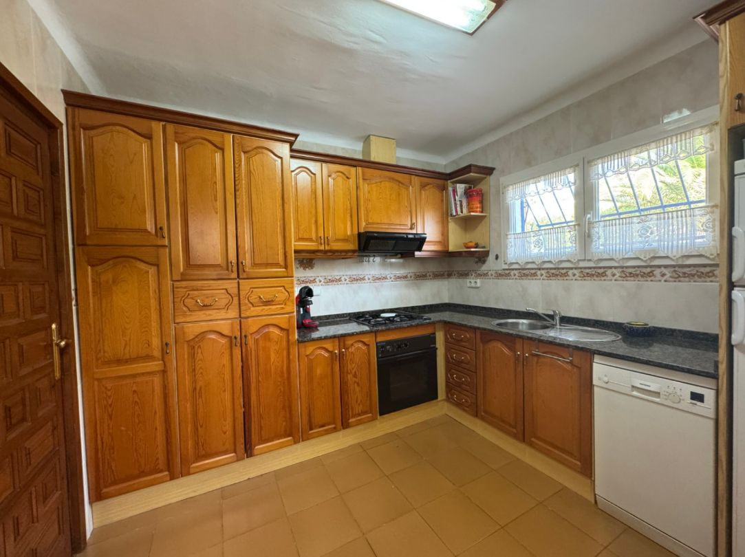 BEAUTIFUL ONE-LEVEL VILLA WITH STUNNING SEA VIEWS IN CALPE