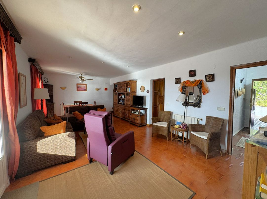 BEAUTIFUL ONE-LEVEL VILLA WITH STUNNING SEA VIEWS IN CALPE