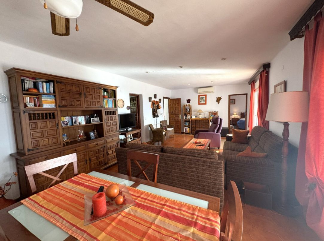 BEAUTIFUL ONE-LEVEL VILLA WITH STUNNING SEA VIEWS IN CALPE