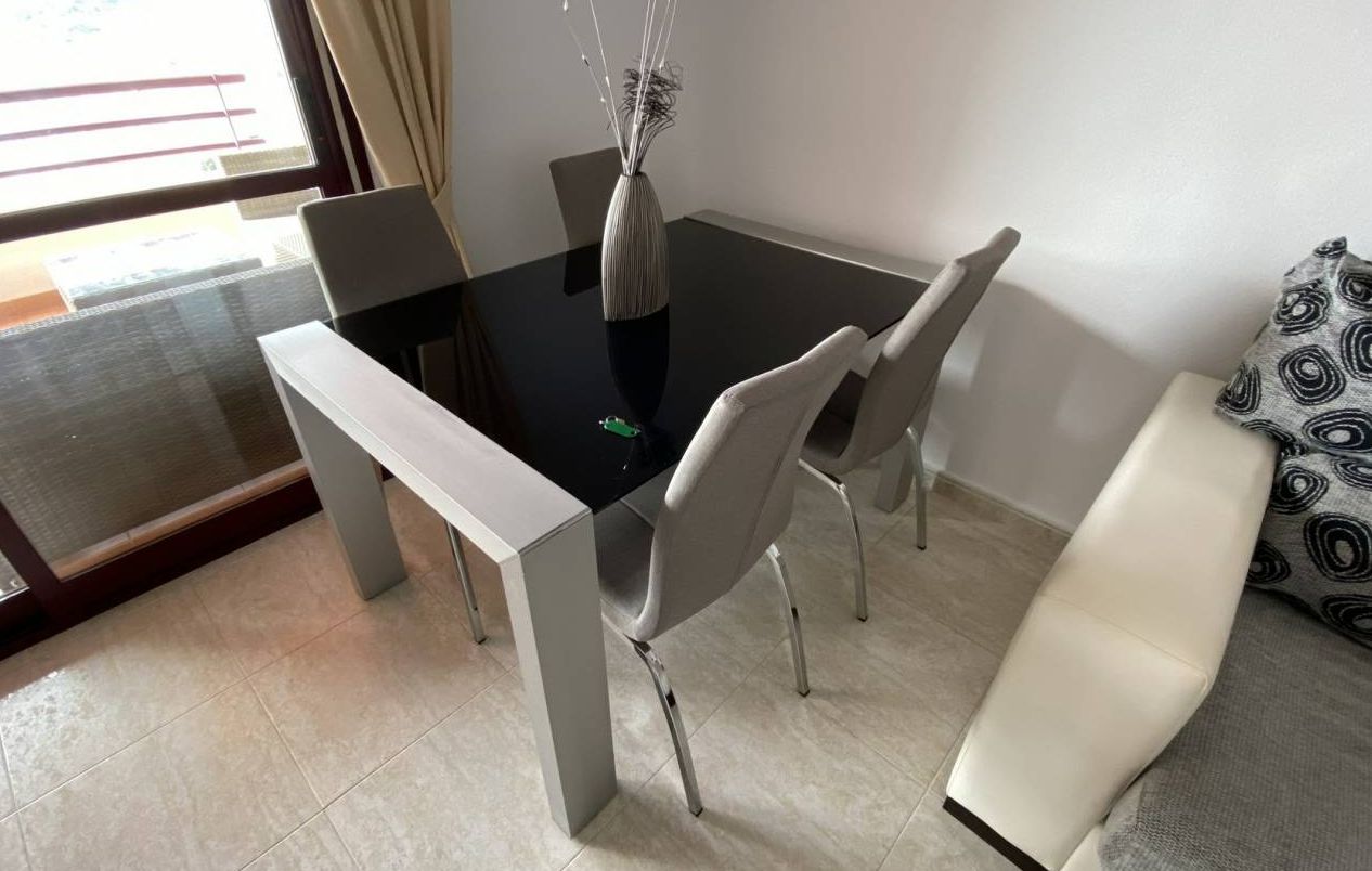 BEAUTIFUL APARTMENT WITH IMPRESSIVE VIEWS OF THE SEA AND MOUNTAIN IN CALPE