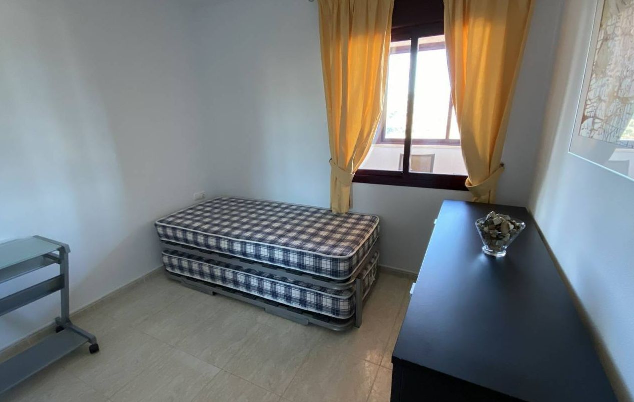 BEAUTIFUL APARTMENT WITH IMPRESSIVE VIEWS OF THE SEA AND MOUNTAIN IN CALPE