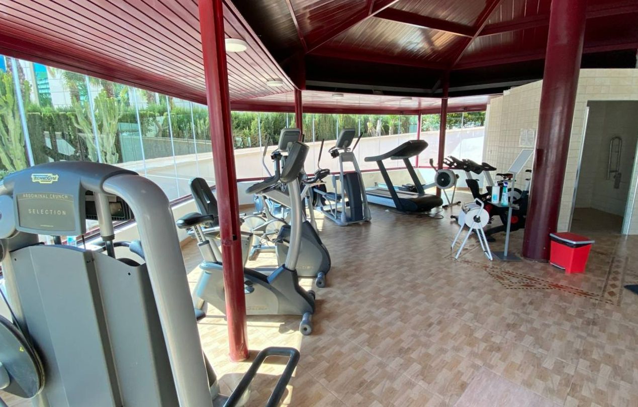 BEAUTIFUL APARTMENT WITH IMPRESSIVE VIEWS OF THE SEA AND MOUNTAIN IN CALPE
