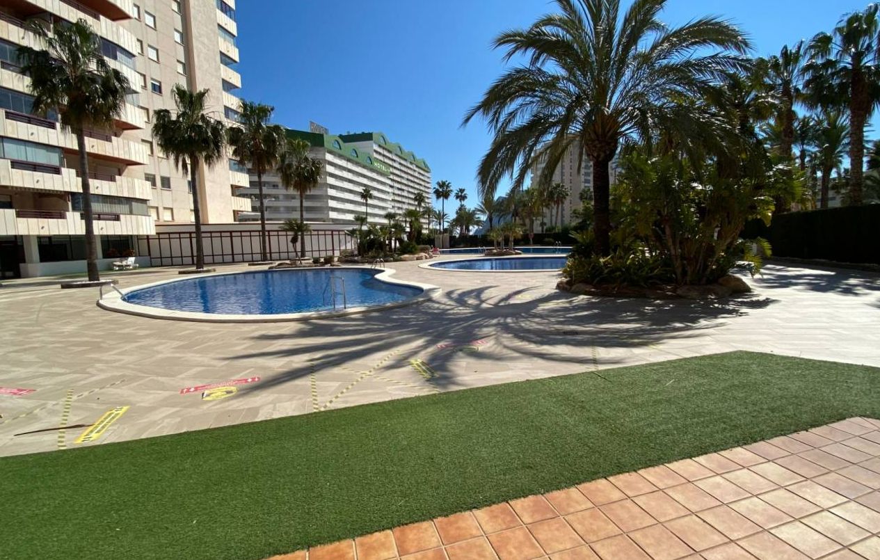 BEAUTIFUL APARTMENT WITH IMPRESSIVE VIEWS OF THE SEA AND MOUNTAIN IN CALPE