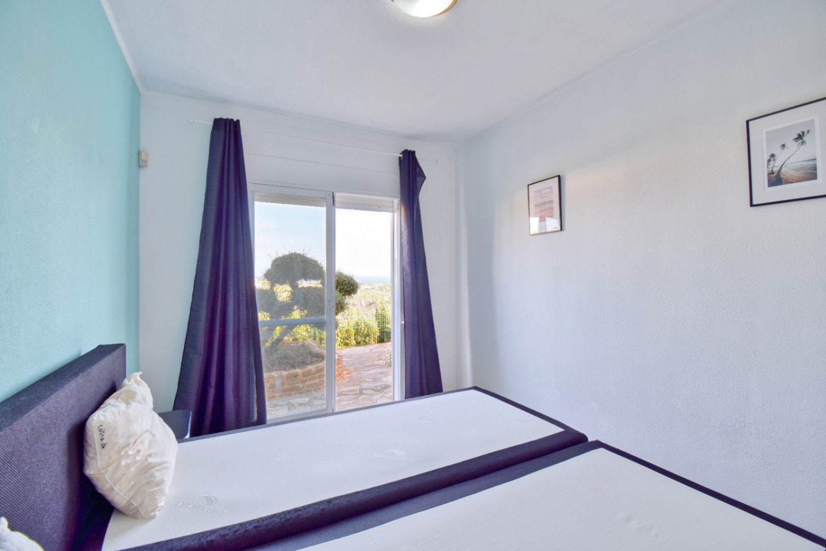 BEAUTIFUL BUNGALOW IN AN EXCLUSIVE AREA IN CALPE WITH MAGNIFICENT VIEWS OF THE SEA AND MOUNTAINS