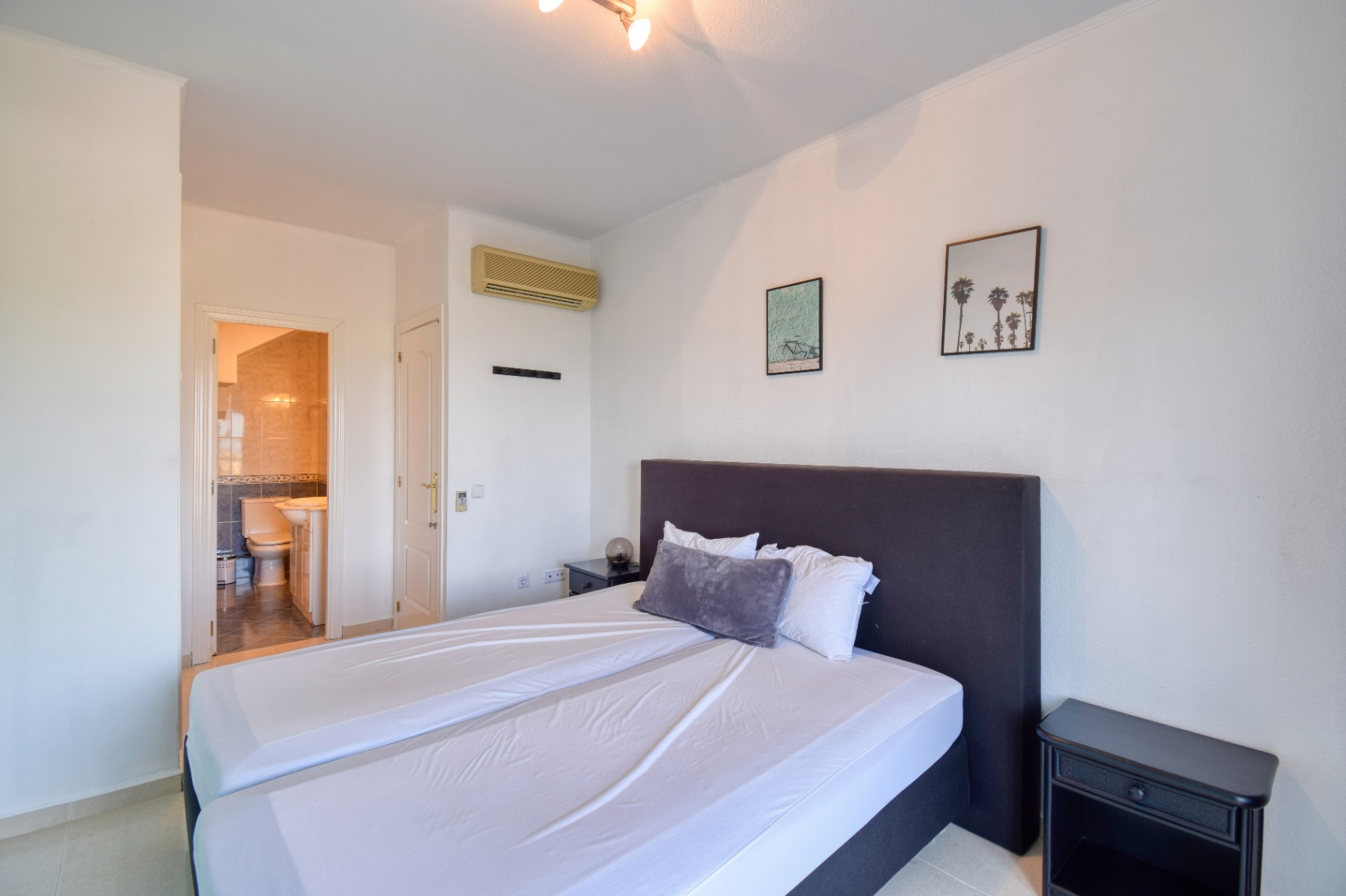 BEAUTIFUL BUNGALOW IN AN EXCLUSIVE AREA IN CALPE WITH MAGNIFICENT VIEWS OF THE SEA AND MOUNTAINS