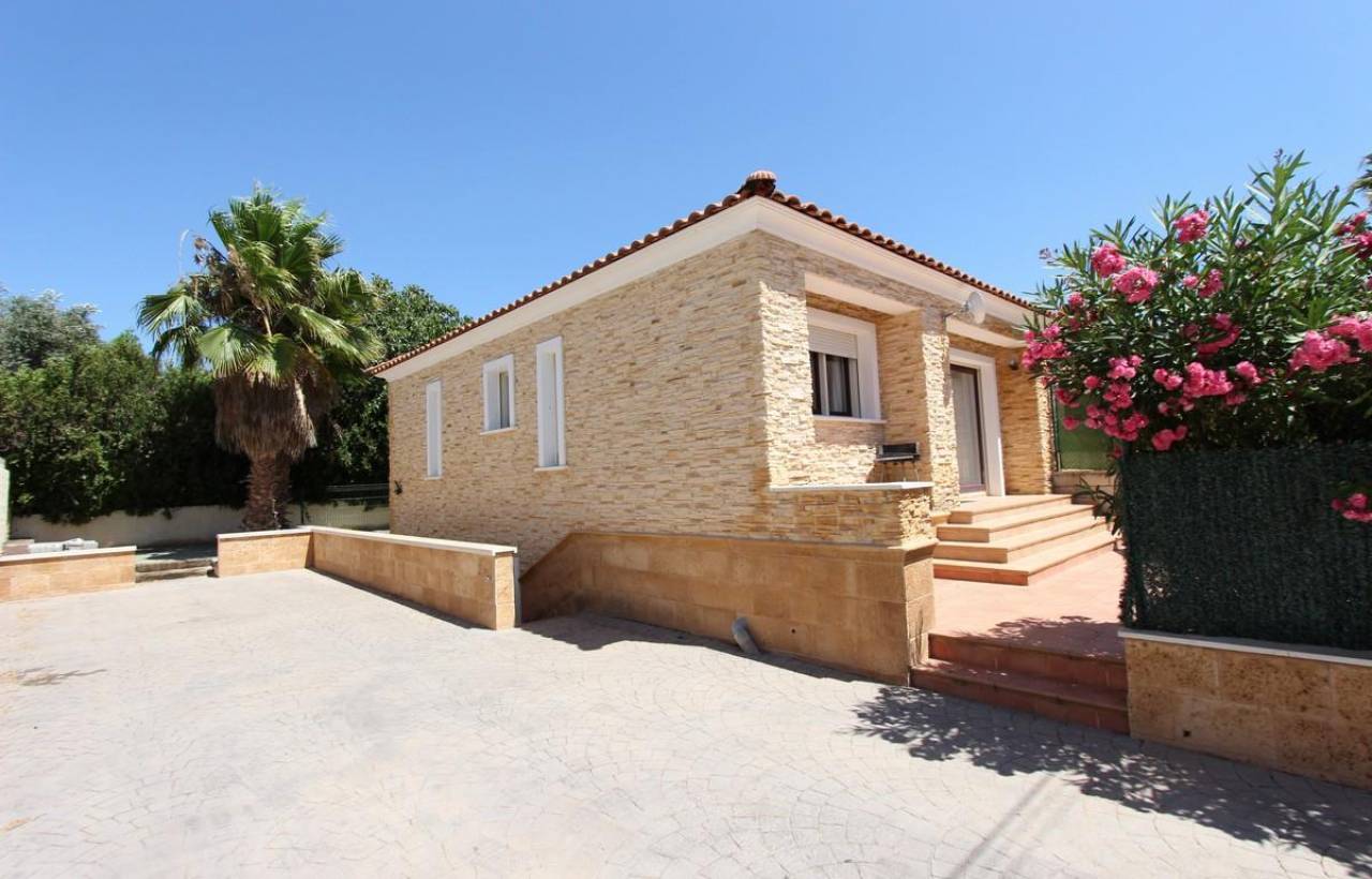 COMPLEX OF 2 CHALETS WITH 6 INDEPENDENT HOUSES NEAR LA FOSA BEACH