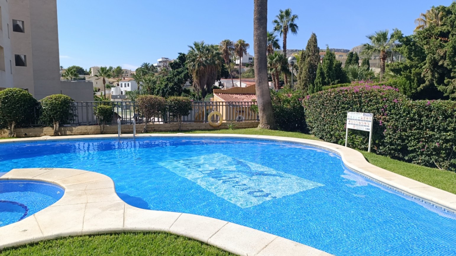 LUXURY GROUND FLOOR APARTMENT WITH OPEN VIEWS AND CLOSE TO THE SEA