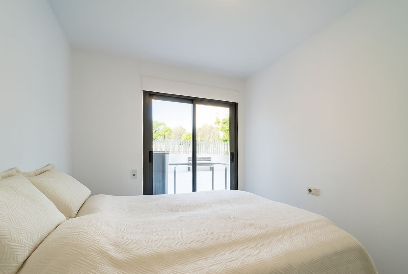 LUXURY GROUND FLOOR APARTMENT WITH OPEN VIEWS AND CLOSE TO THE SEA