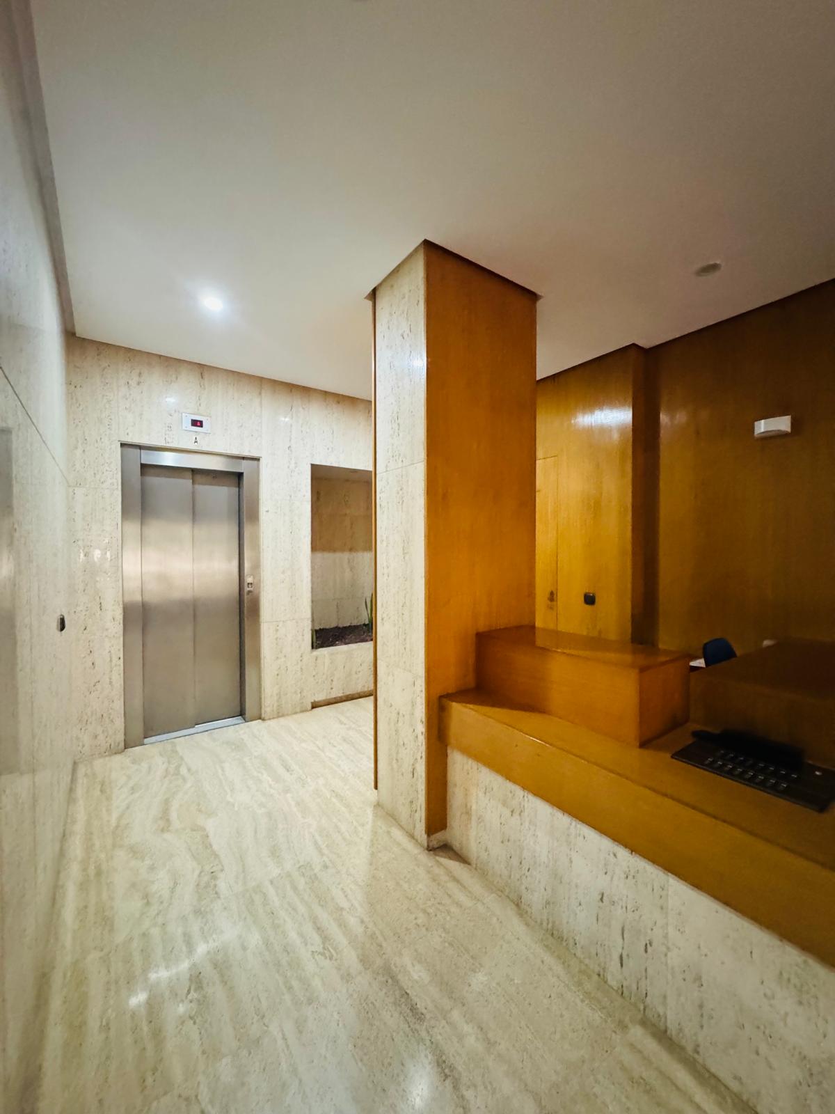 Apartment for sale on Avenida de Ramón y Cajal, Alicante, for reconstruction