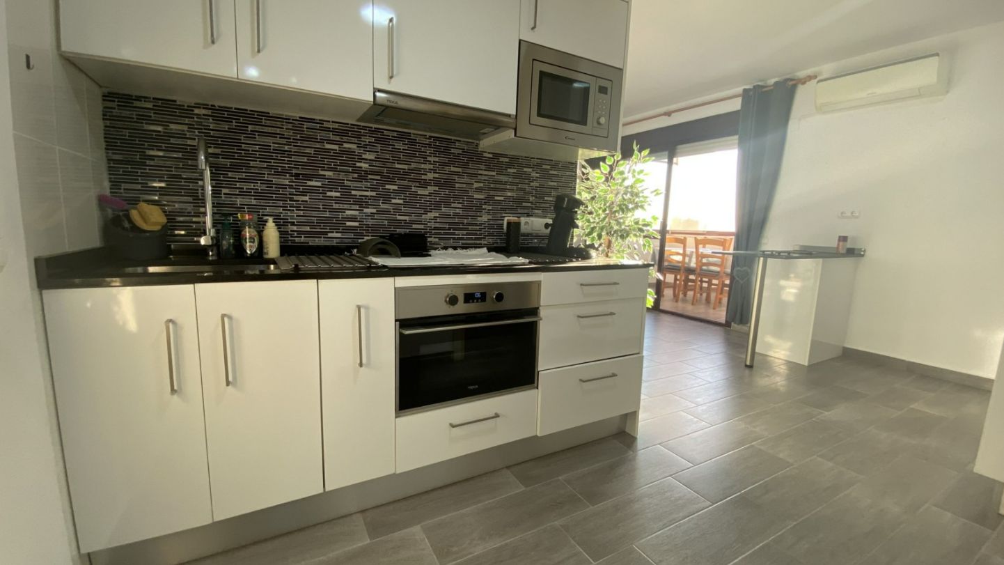 BEAUTIFUL APARTMENT WITH IMPRESSIVE VIEWS ON LA FOSA BEACH IN CALPE