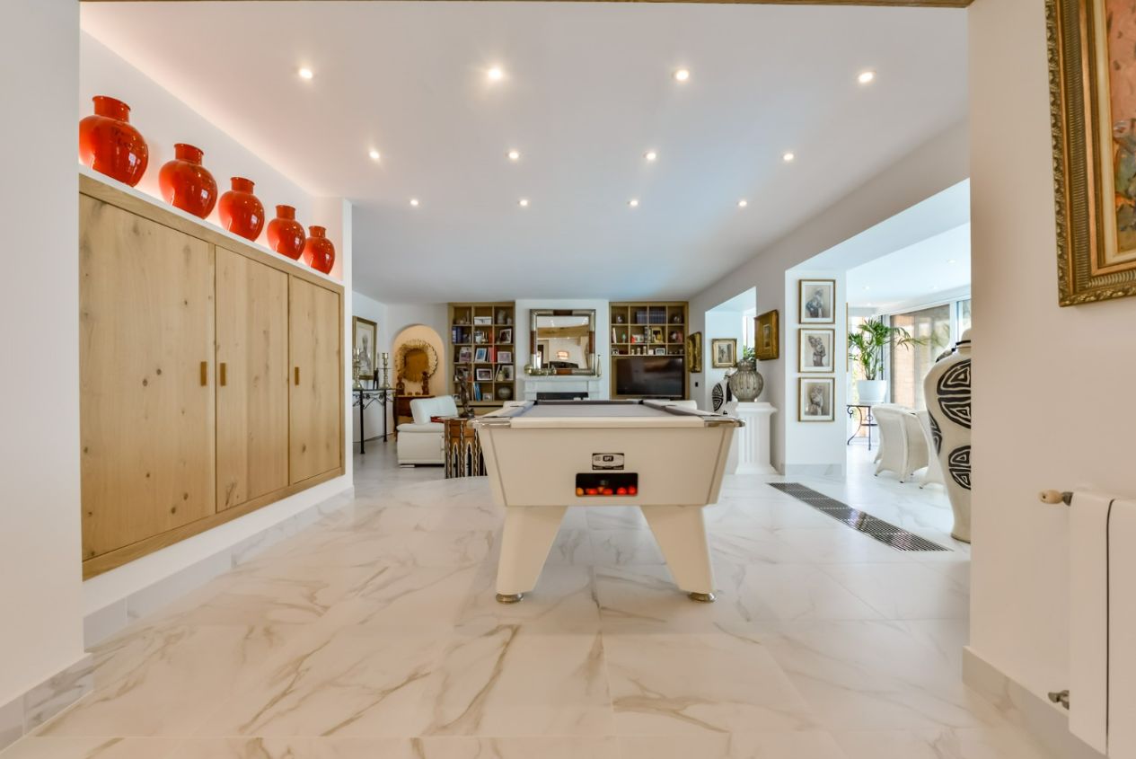 IMPRESSIVE LUXURY VILLA NEAR THE SEA WITH PANORAMIC VIEWS
