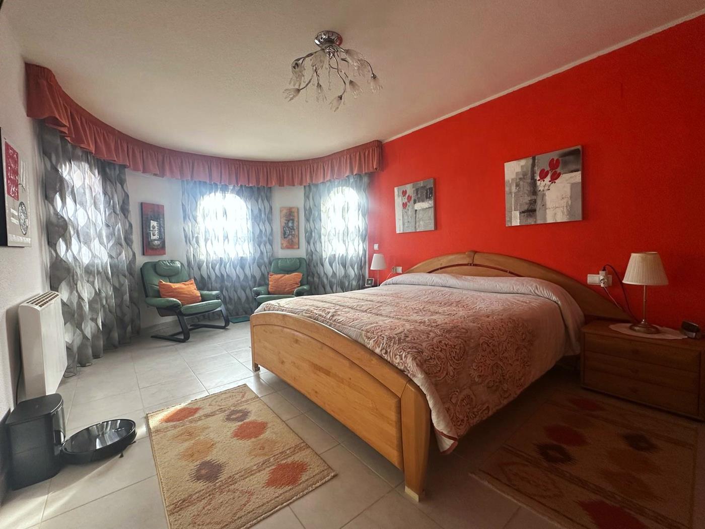 SPACIOUS HOUSE WITH VIEWS AND CLOSE TO THE SEA IN CALPE