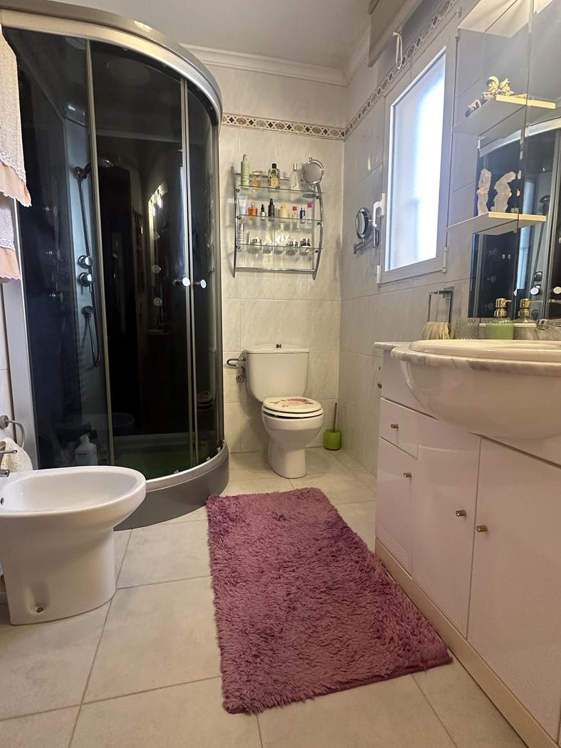SPACIOUS HOUSE WITH VIEWS AND CLOSE TO THE SEA IN CALPE