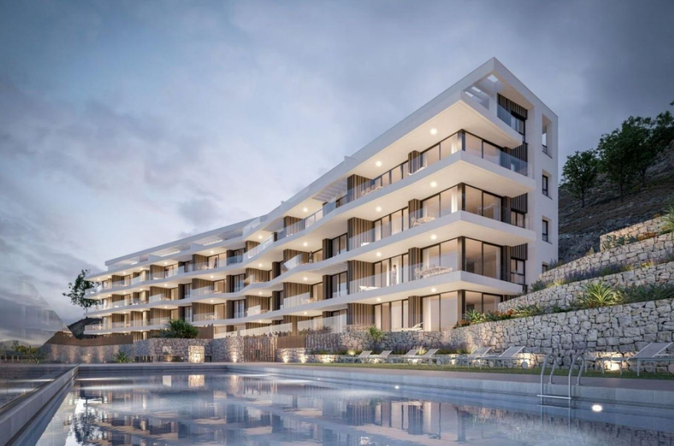 NEW APARTMENT READY TO MOVE IN ON THE FRONT LINE OF TORRES BEACH
