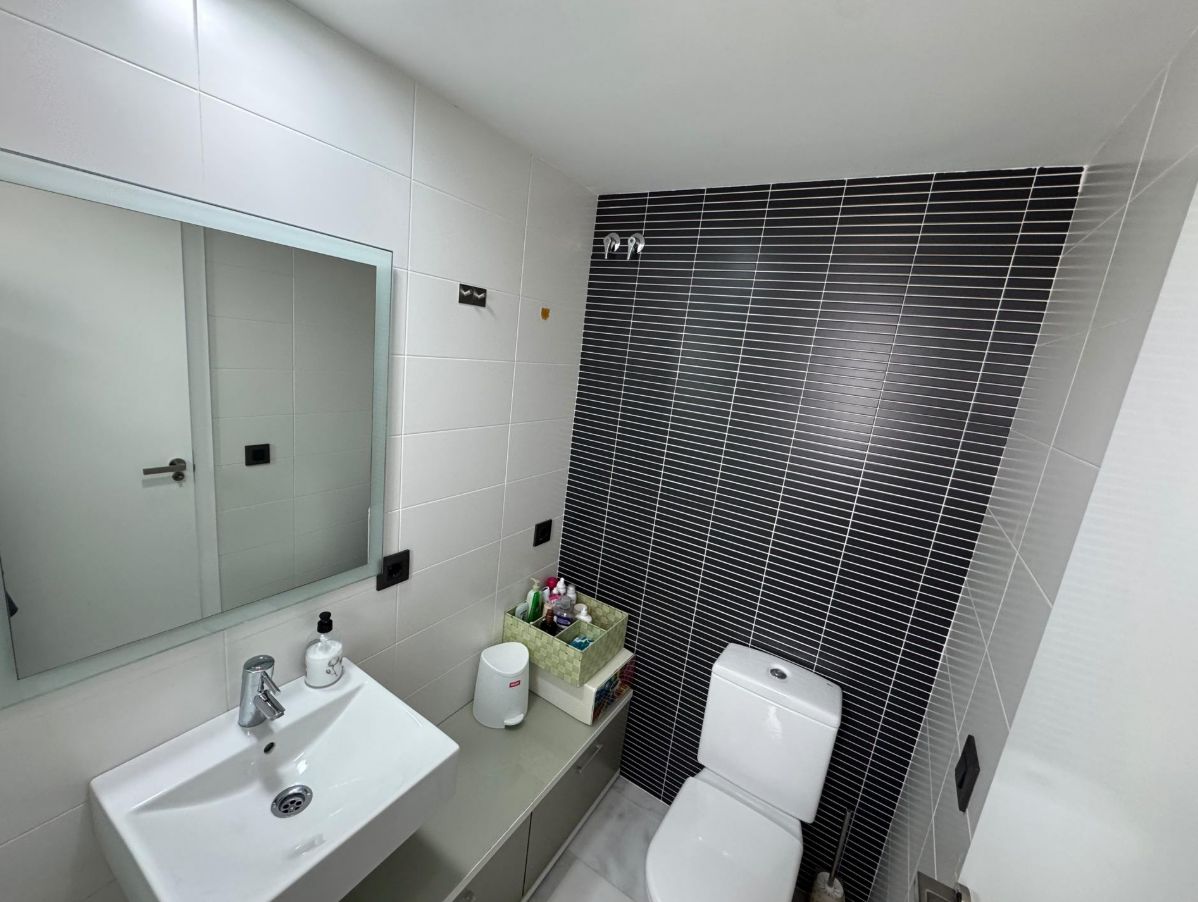 SPACIOUS APARTMENT ON THE FRONT LINE OF THE BEACH IN VILLAJOYOSA