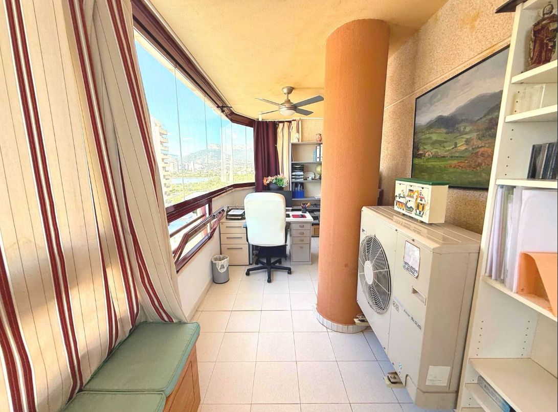 SPACIOUS APARTMENT ON FIRST FRONT LINE IN CALPE