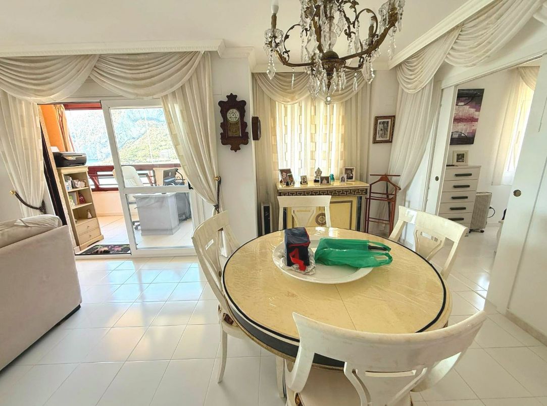SPACIOUS APARTMENT ON FIRST FRONT LINE IN CALPE
