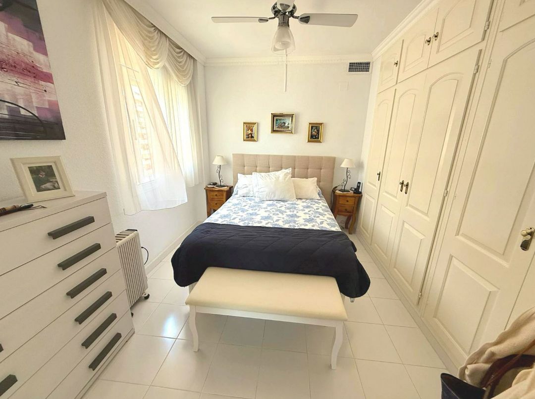 SPACIOUS APARTMENT ON FIRST FRONT LINE IN CALPE