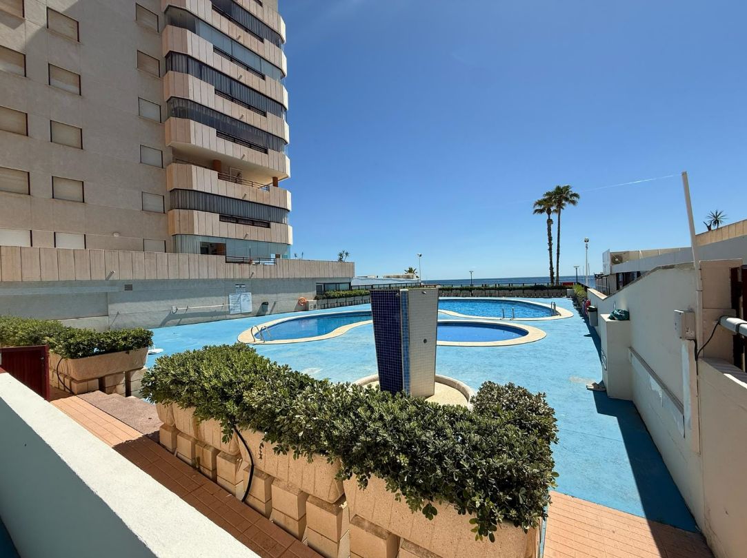 SPACIOUS APARTMENT ON FIRST FRONT LINE IN CALPE