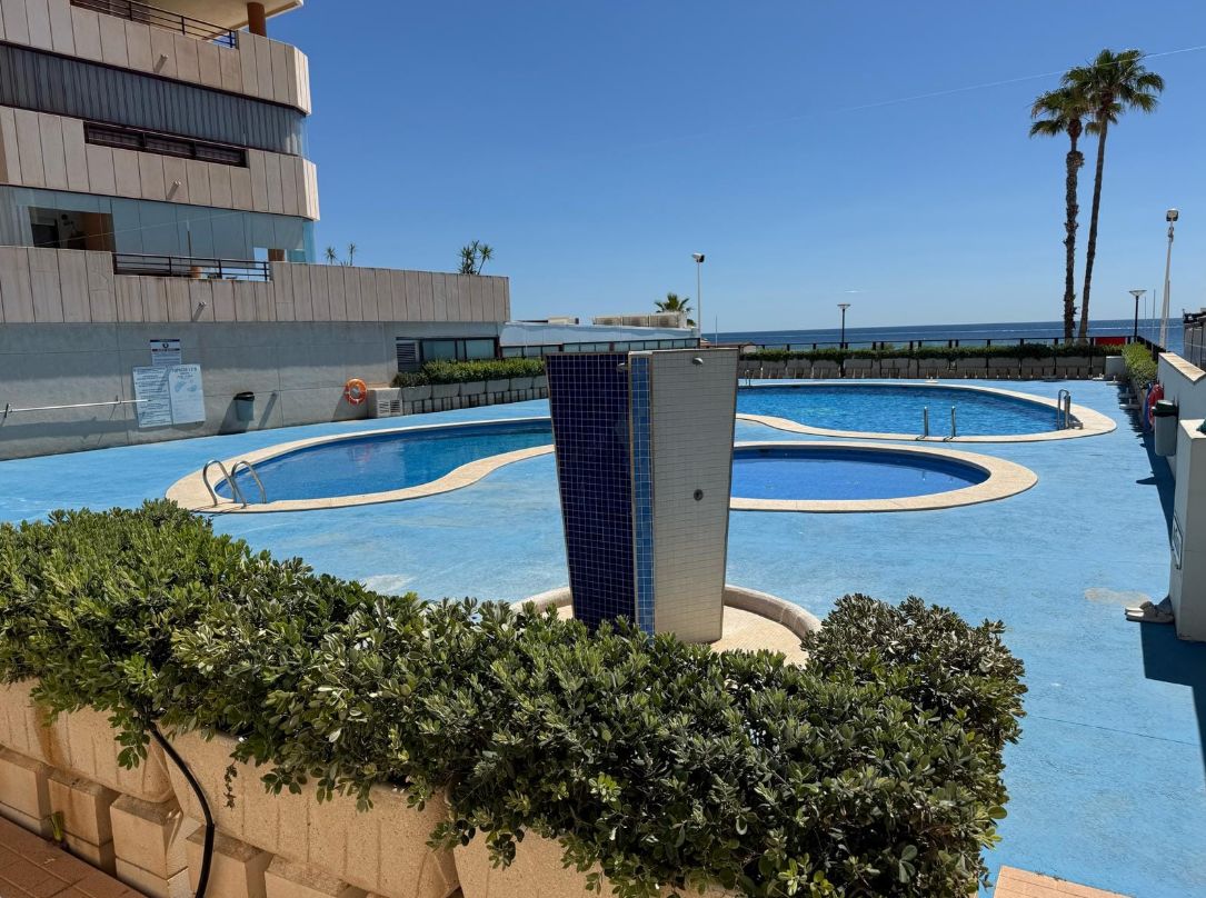 SPACIOUS APARTMENT ON FIRST FRONT LINE IN CALPE