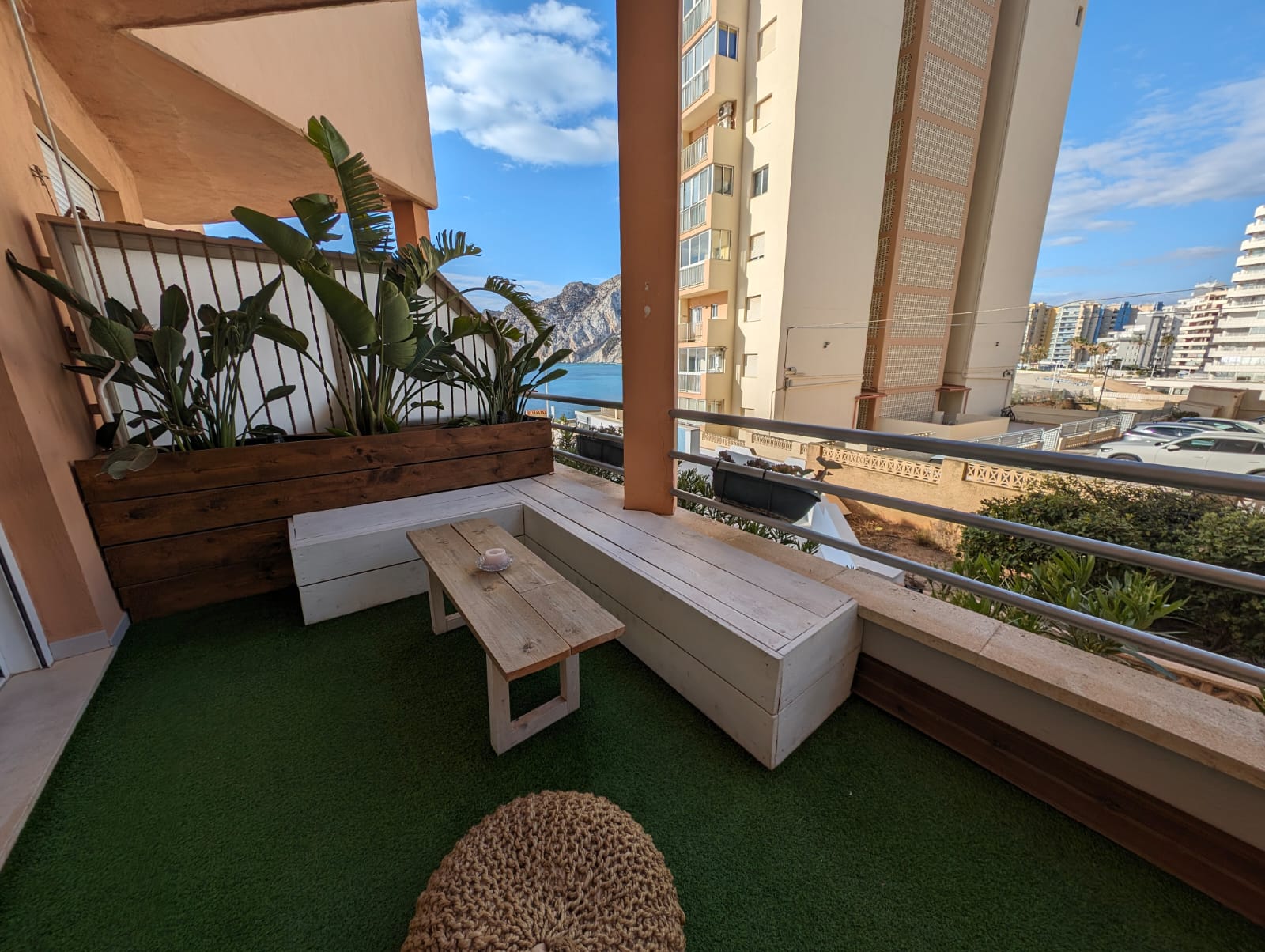 REFORBED APARTMENT ON THE FRONT LINE OF CALPE BEACH
