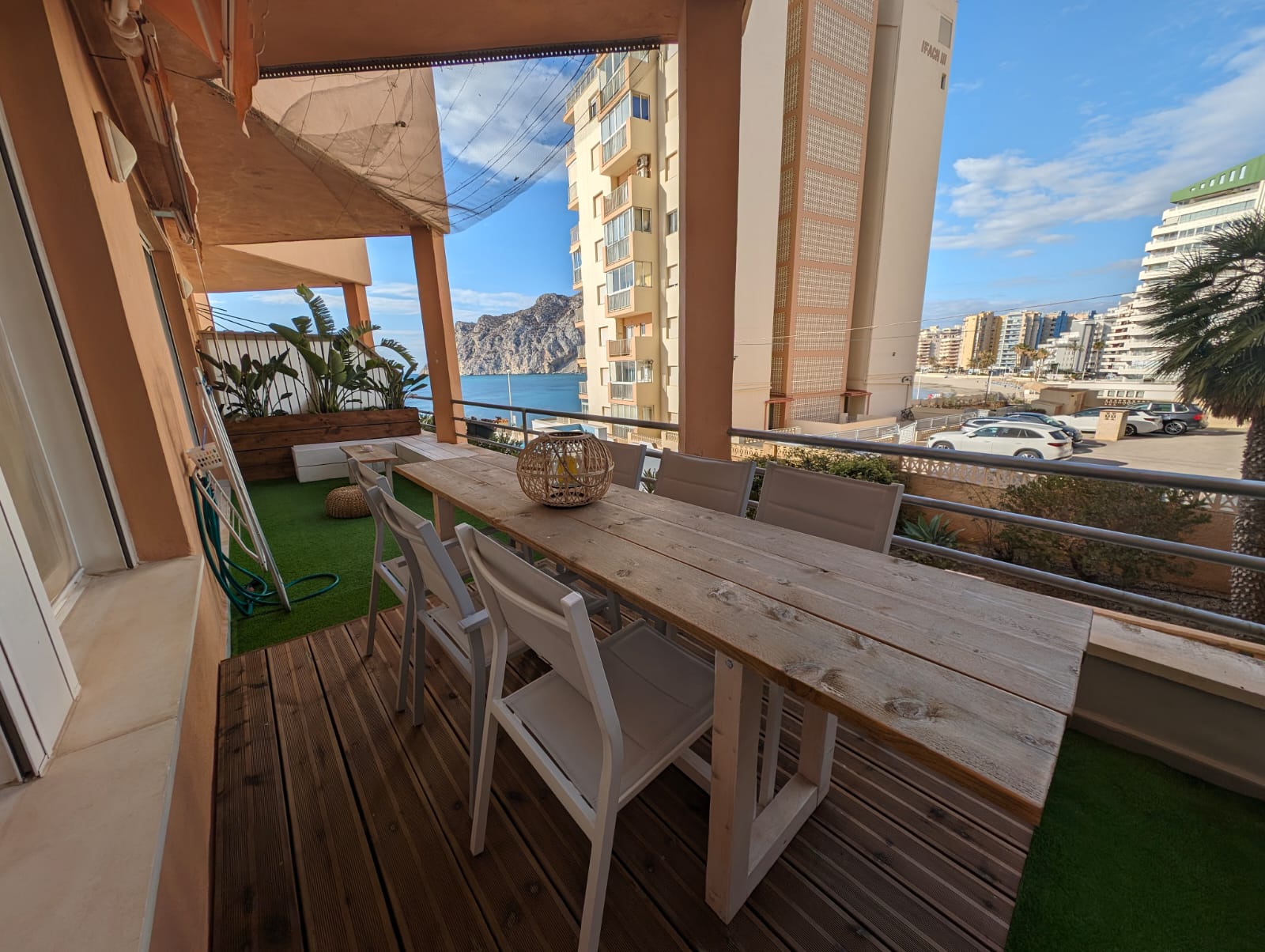 REFORBED APARTMENT ON THE FRONT LINE OF CALPE BEACH