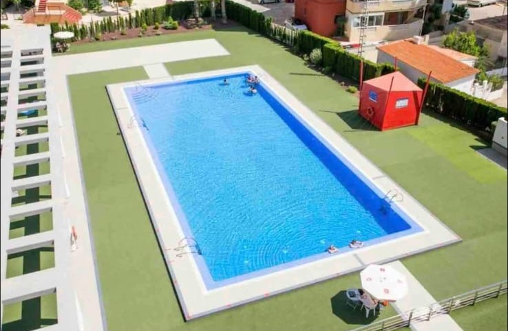 REFORBED APARTMENT ON THE FRONT LINE OF CALPE BEACH