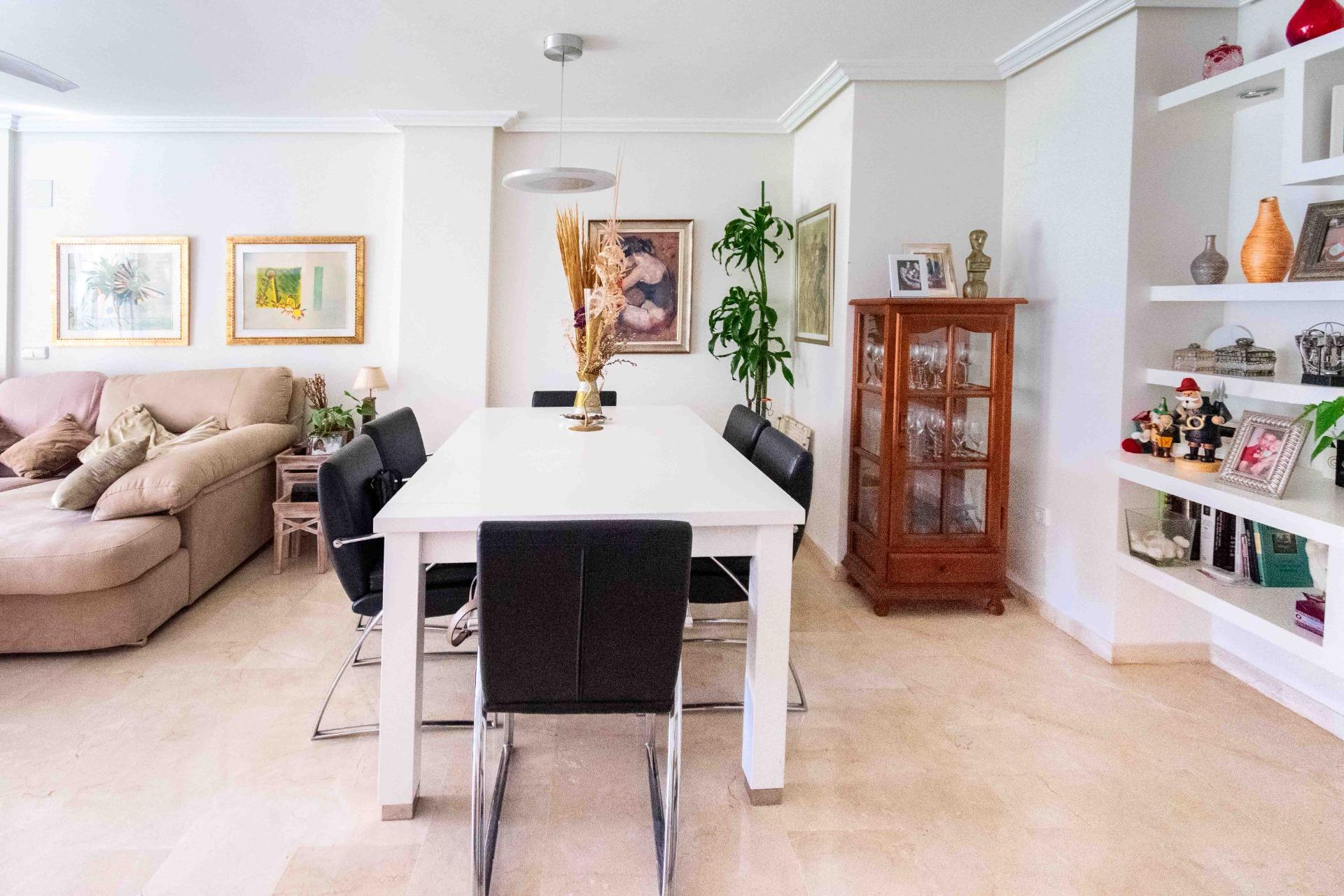 Spacious ground floor apartment of 100 m2 plus a 75 m2 terrace
