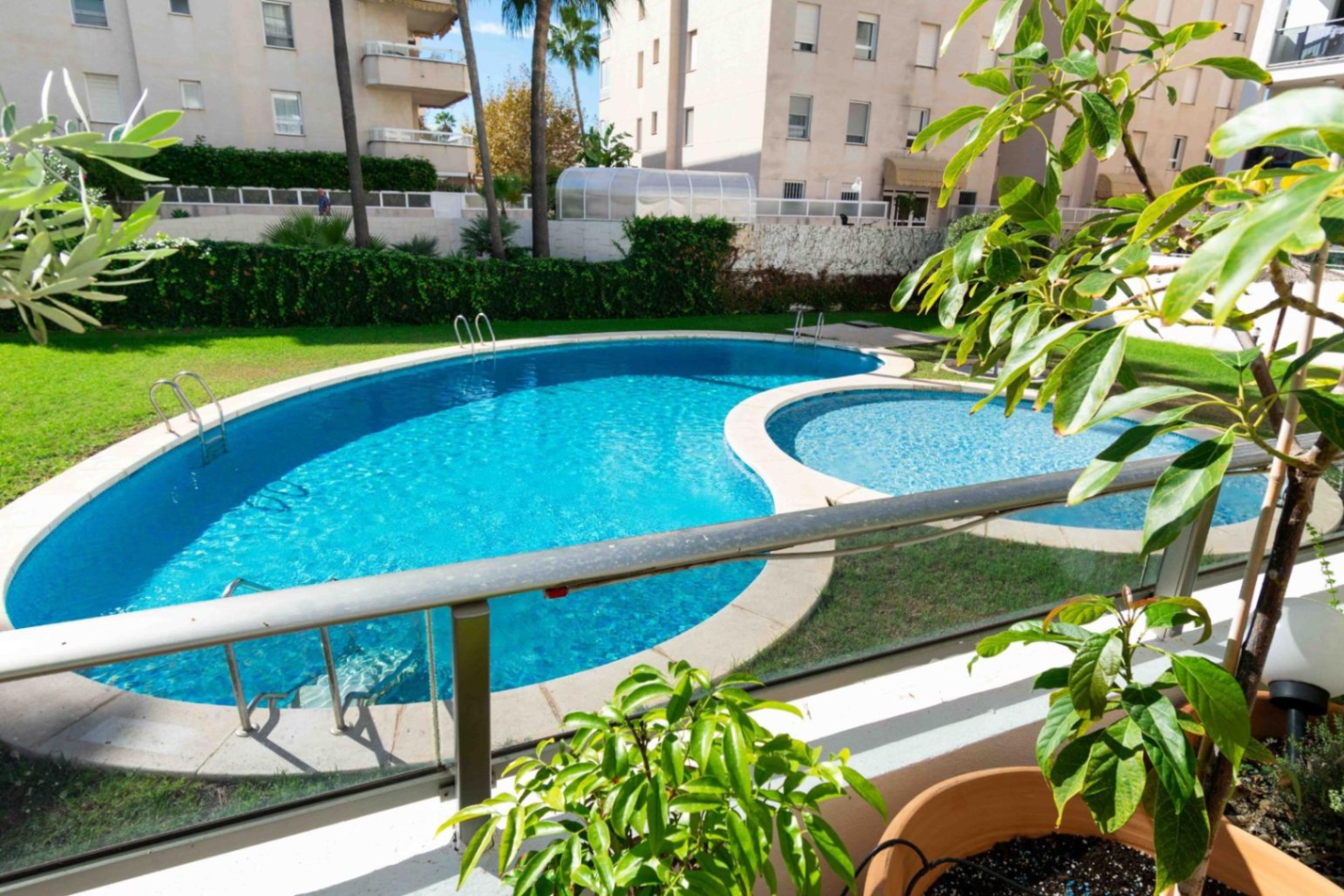 Spacious ground floor apartment of 100 m2 plus a 75 m2 terrace
