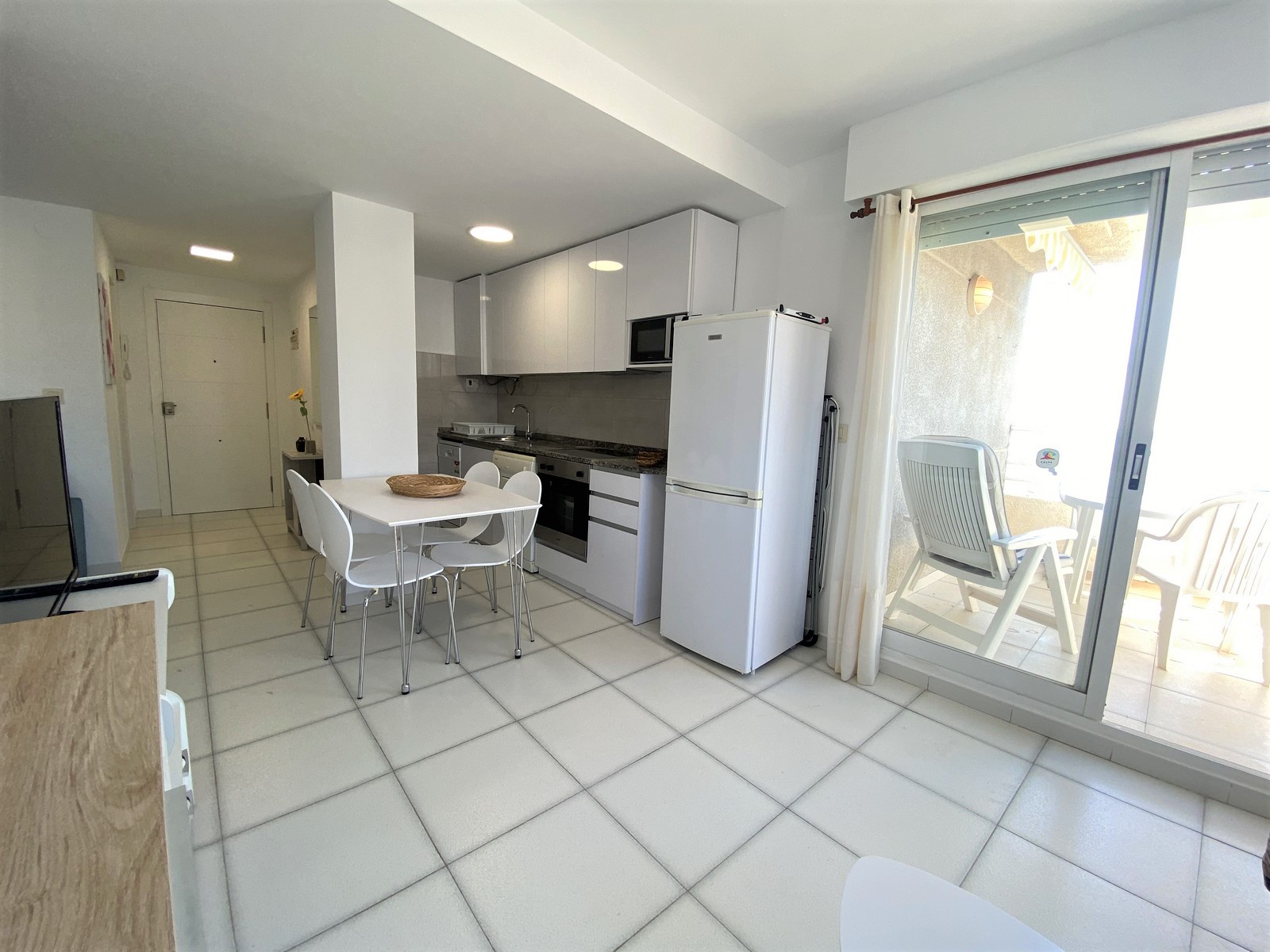 1ST LINE APARTMENT WITH PARKING AND BEAUTIFUL VIEWS IN CALPE