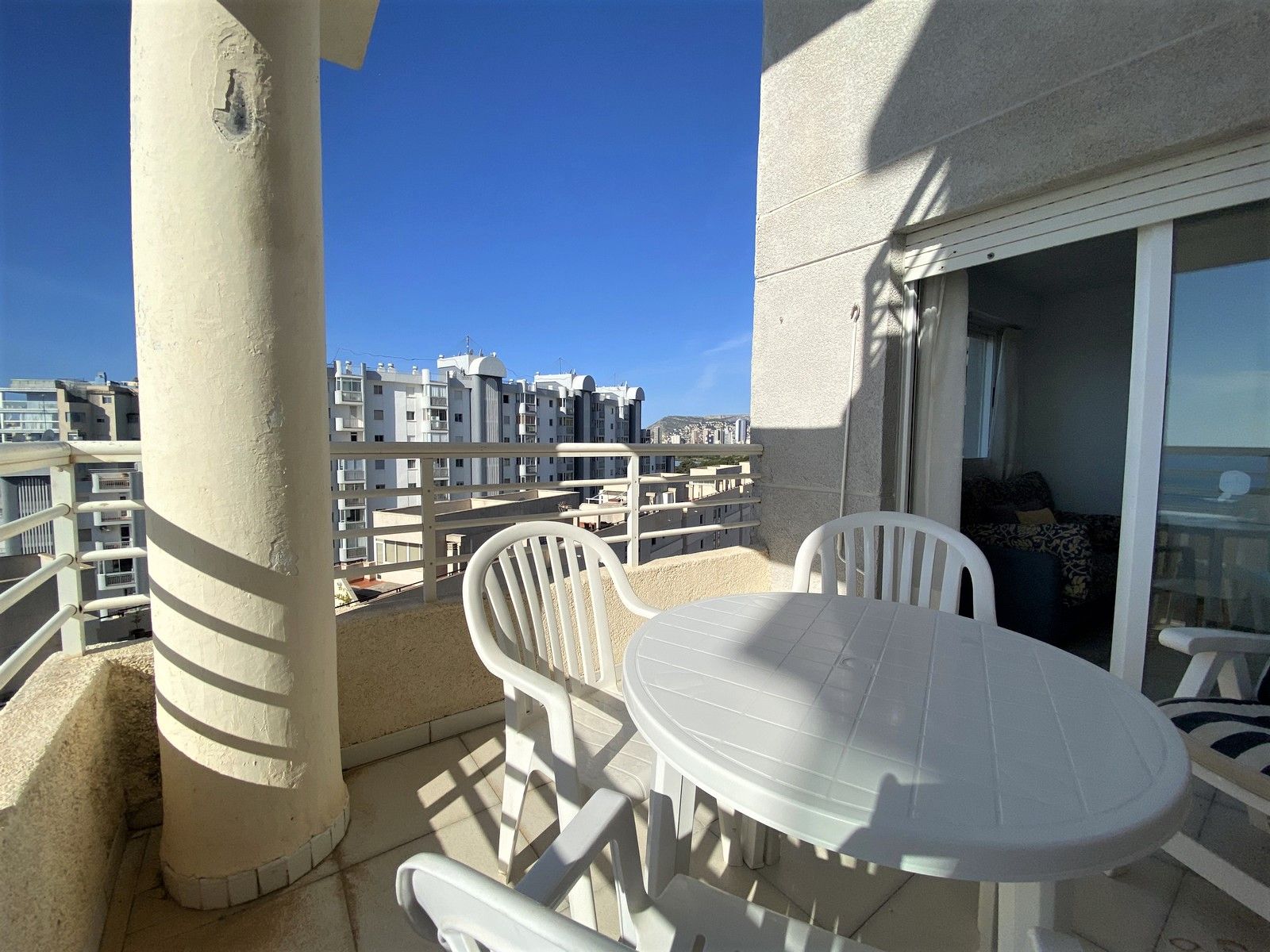 1ST LINE APARTMENT WITH PARKING AND BEAUTIFUL VIEWS IN CALPE