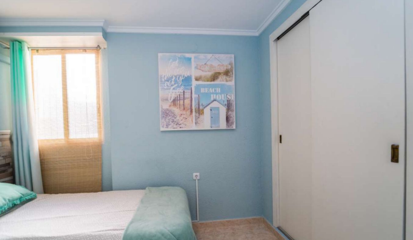BEAUTIFUL APARTMENT ON THE FRONT LINE OF LA FOSA BEACH IN CALPE