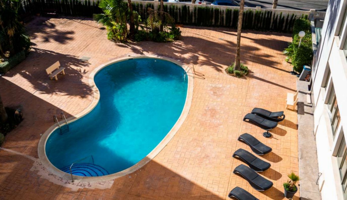 BEAUTIFUL APARTMENT ON THE FRONT LINE OF LA FOSA BEACH IN CALPE
