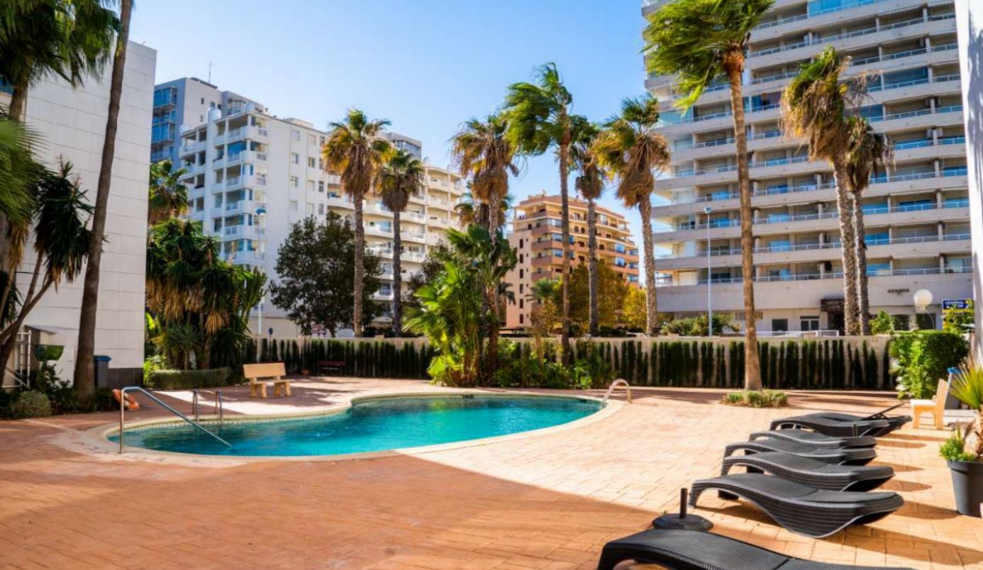 BEAUTIFUL APARTMENT ON THE FRONT LINE OF LA FOSA BEACH IN CALPE