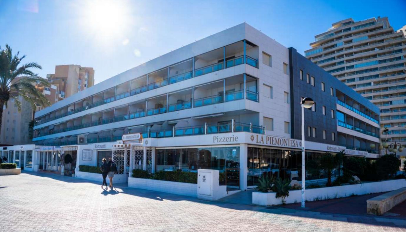 BEAUTIFUL APARTMENT ON THE FRONT LINE OF LA FOSA BEACH IN CALPE